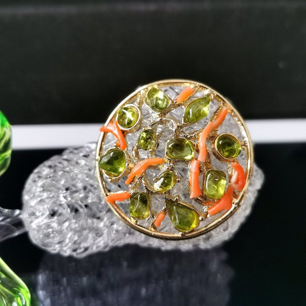 Vintage Faux Coral, Green Peridot Lucite Brooch Pin